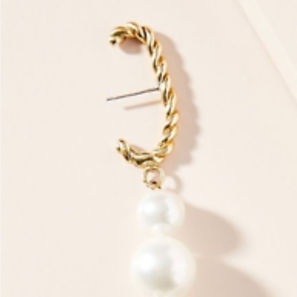 Anthropologie Luiny Dangling Pearl Earrings. NWT - Picture 3 of 3